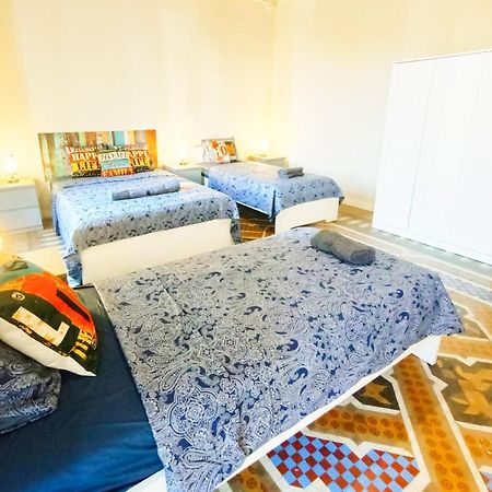 By Plaza Catalunya Rooms Barcelona Buitenkant foto