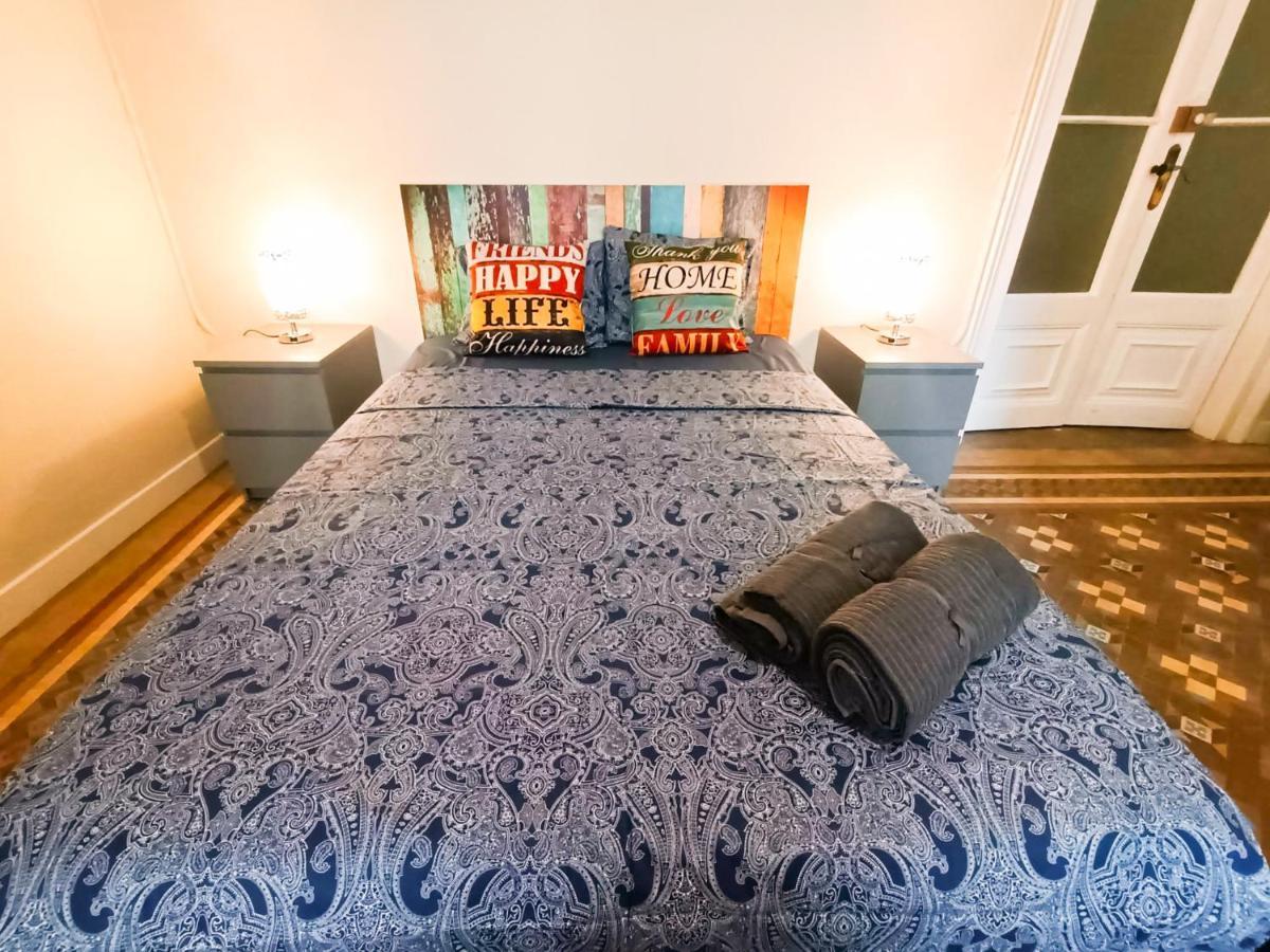 By Plaza Catalunya Rooms Barcelona Buitenkant foto