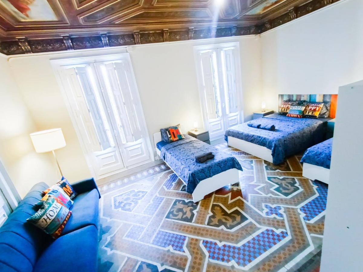 By Plaza Catalunya Rooms Barcelona Buitenkant foto