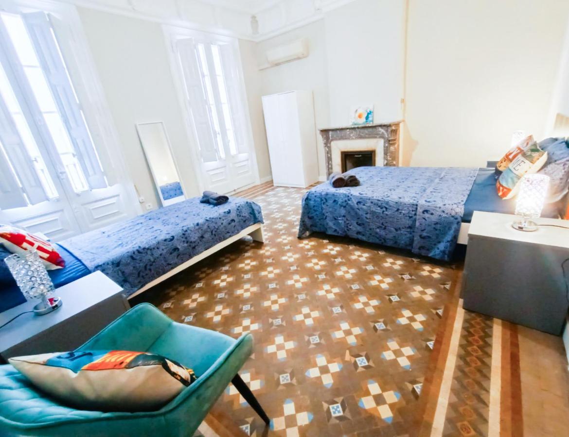 By Plaza Catalunya Rooms Barcelona Buitenkant foto