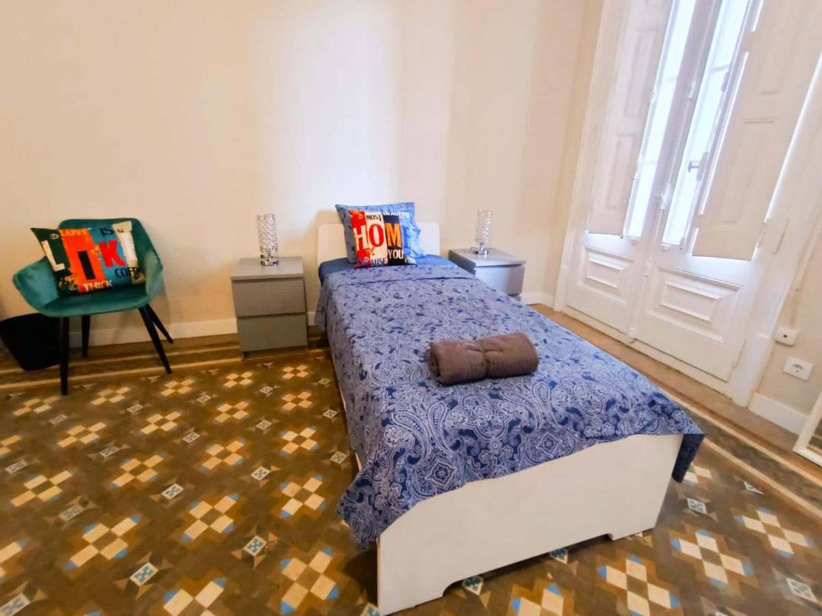 By Plaza Catalunya Rooms Barcelona Buitenkant foto
